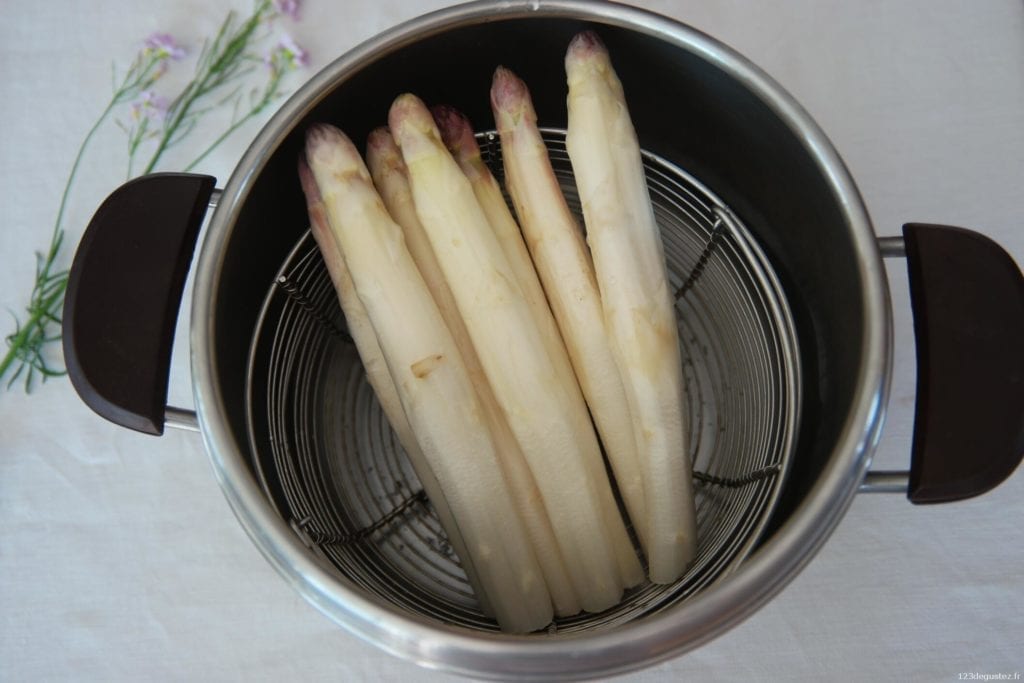 Cuire les asperges comme un chef | Recette 1,2,3...Dégustez